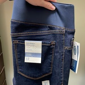 Old navy maternity skinny jeans size 12